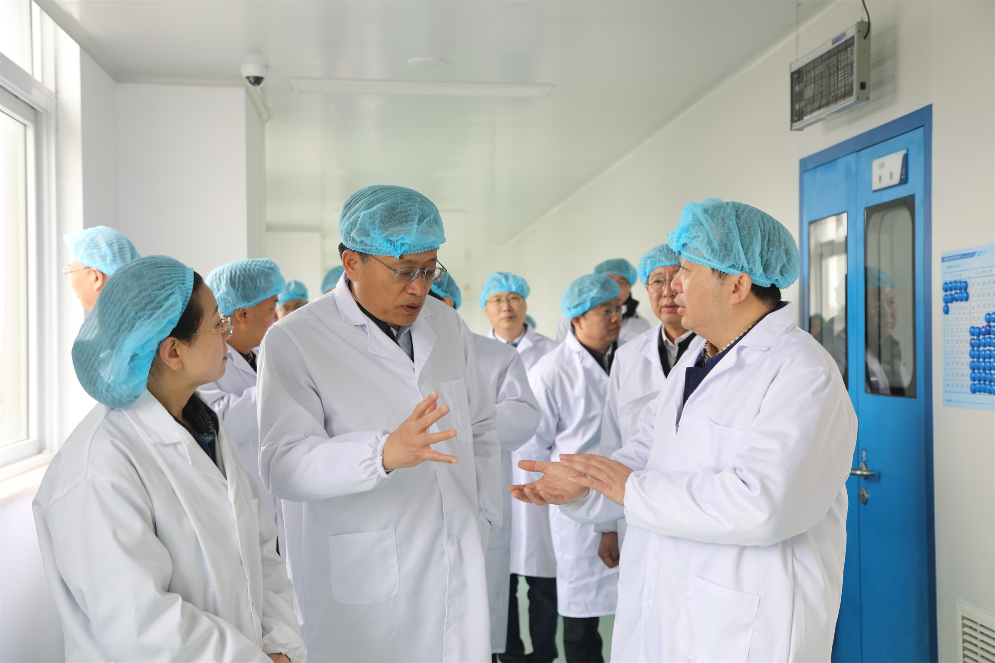 江苏省副省长胡广杰一行莅临亚星管理平台药业调研指导